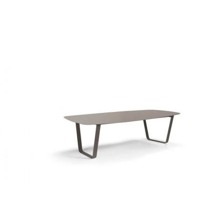 Table de repas rectangulaire pour l'extérieur Air de Manutti - Cadre lave, plateau céramique quartz, 264 cm