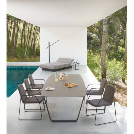 Table de repas rectangulaire pour l'extérieur Air de Manutti - Cadre lave, plateau quartz