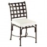 Chaise de repas Kross de Sifas - Aluminium forgé noir, coussin d'assise blanc