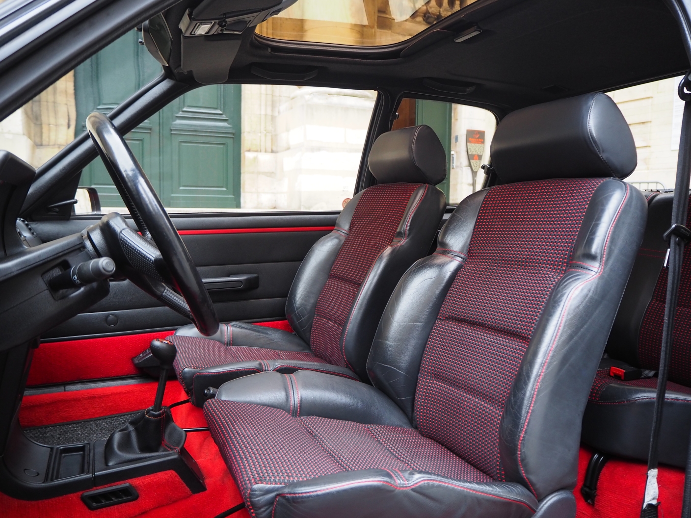 Cuir noir pour Peugeot 205 GTI et 205 CTI