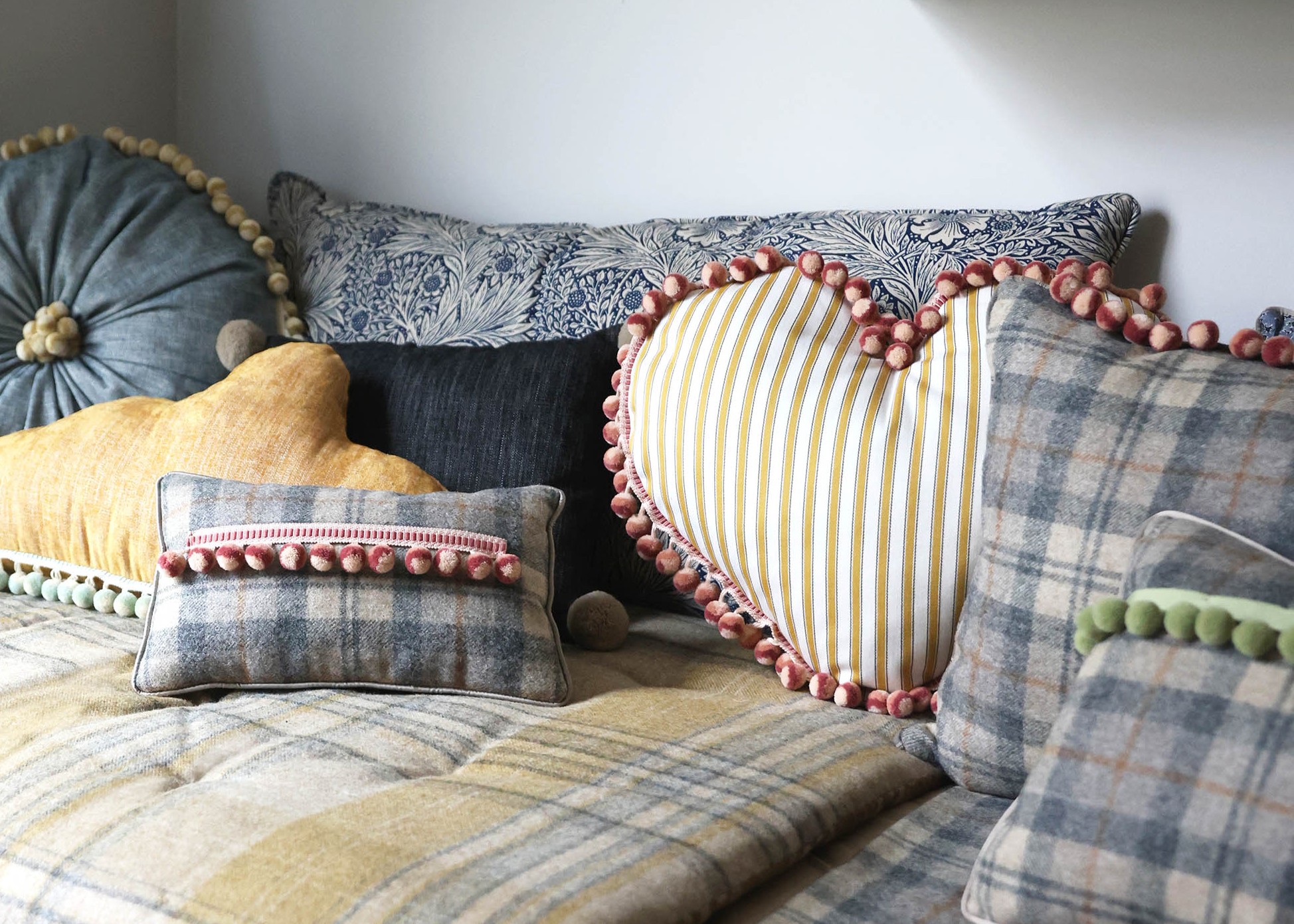 Franges pompons collection Calypso de Houlès